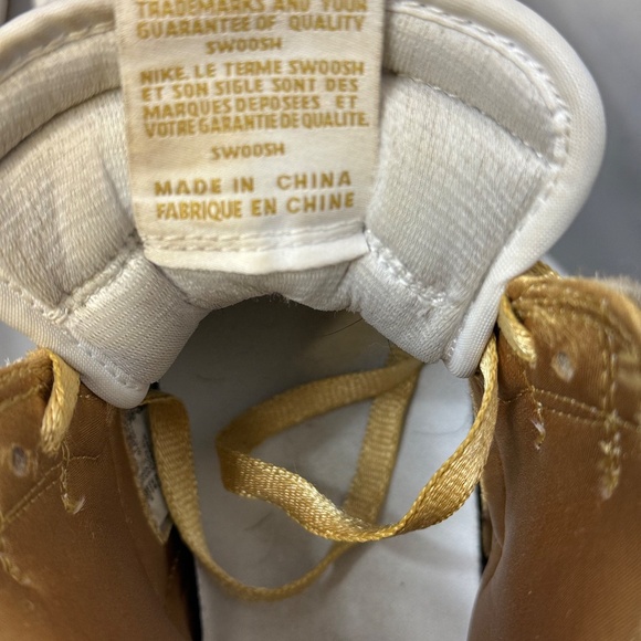 Nike Air Jordan 1 Retro High OG White/Metallic Gold Womens Size 8 FD2596-107 - Picture 10 of 14
